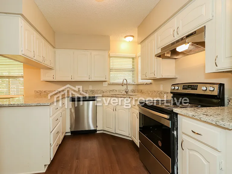 2417 Meadow Vw — Photo 6