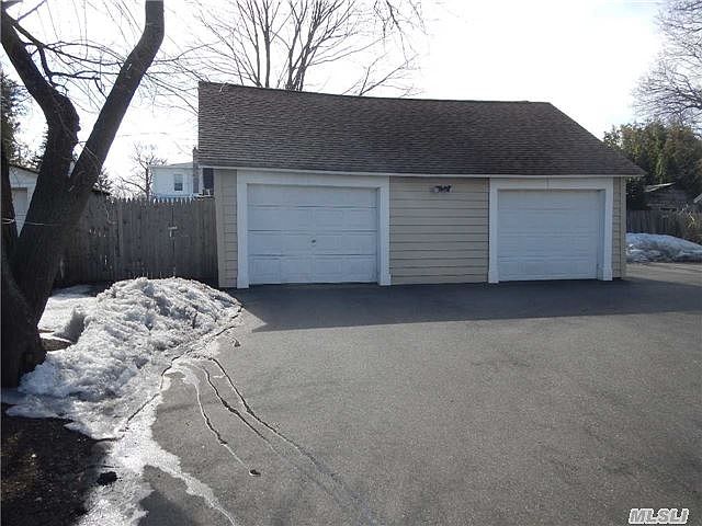 2nd image of 619 Roanoke Ave