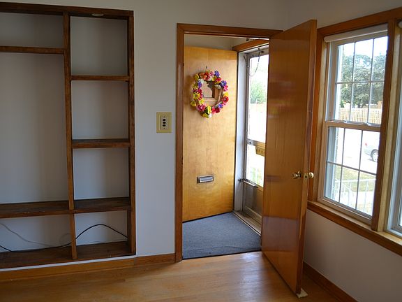 2nd image of 6038 N Elston Ave #1