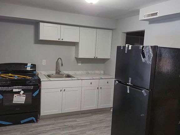 2nd image of 19-21 Shelley Ct #19