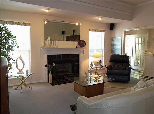 5th image of 10 Cherhill Dr