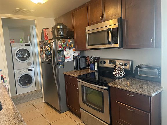 3rd image of 700 Richards St APT 1009