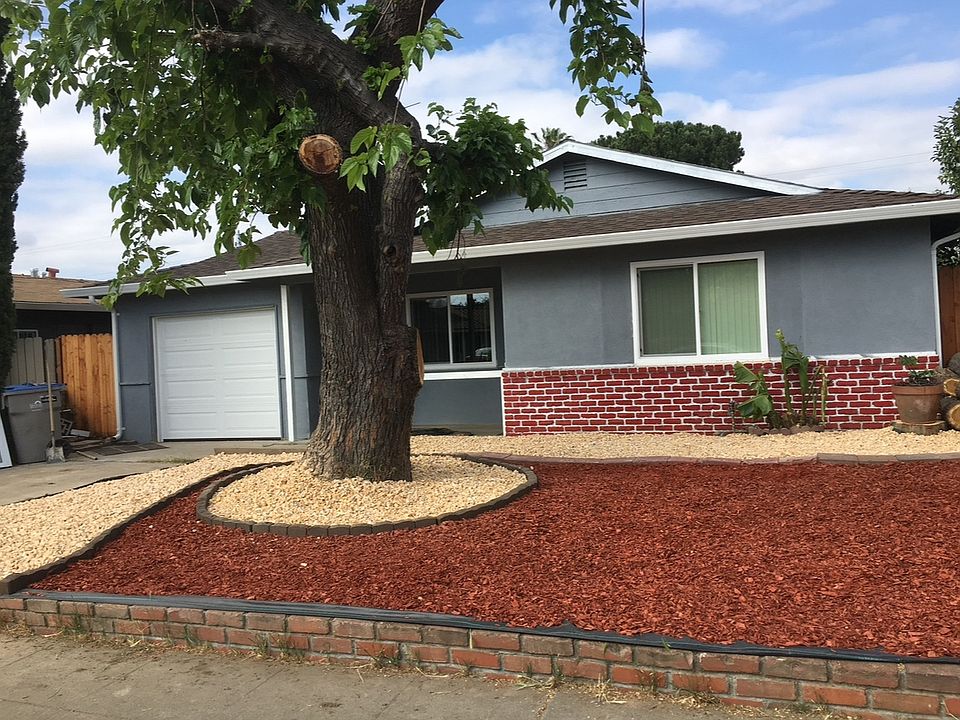 2nd image of 2760 Othello Ave