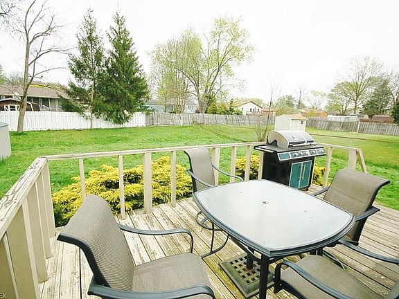 3rd image of 3877 Ravenwood Dr SE