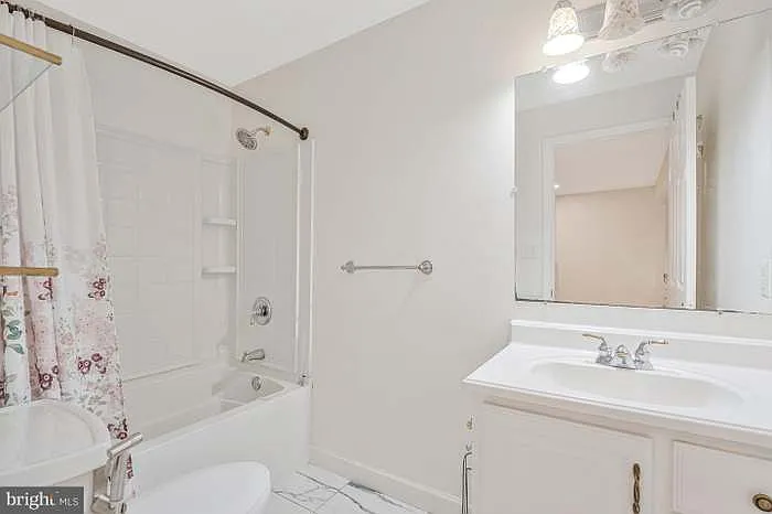 10491 Manns Harbor Ct — Photo 5