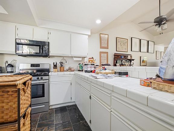 4th image of 1489 Goldrush Way