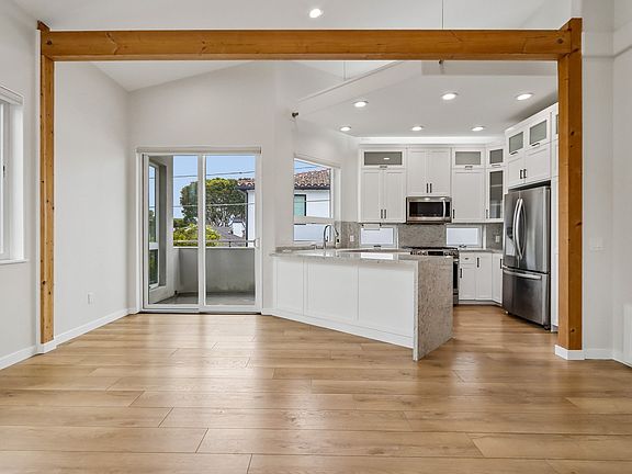 4th image of 422 Aliso Ave #5