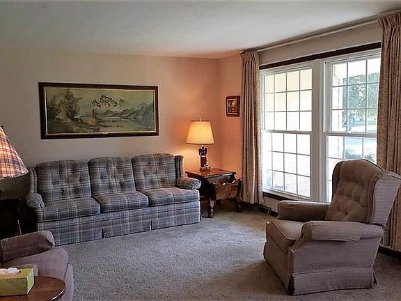 5th image of 205 Tilden Dr