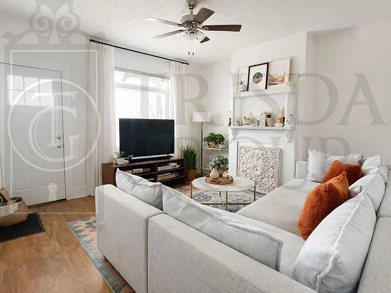 455 Kathleen St — Photo 6