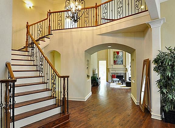 2nd image of 4504 Pebble Brook Ln