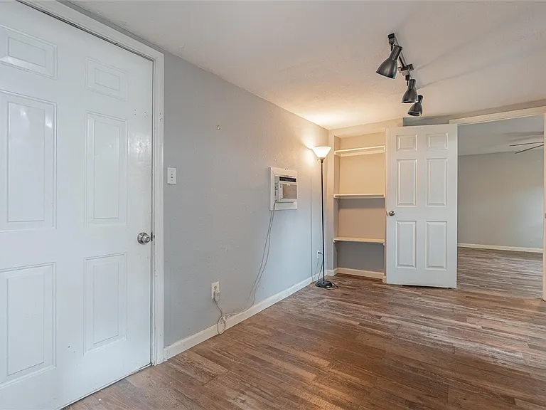 4206 Walker St #B — Photo 4