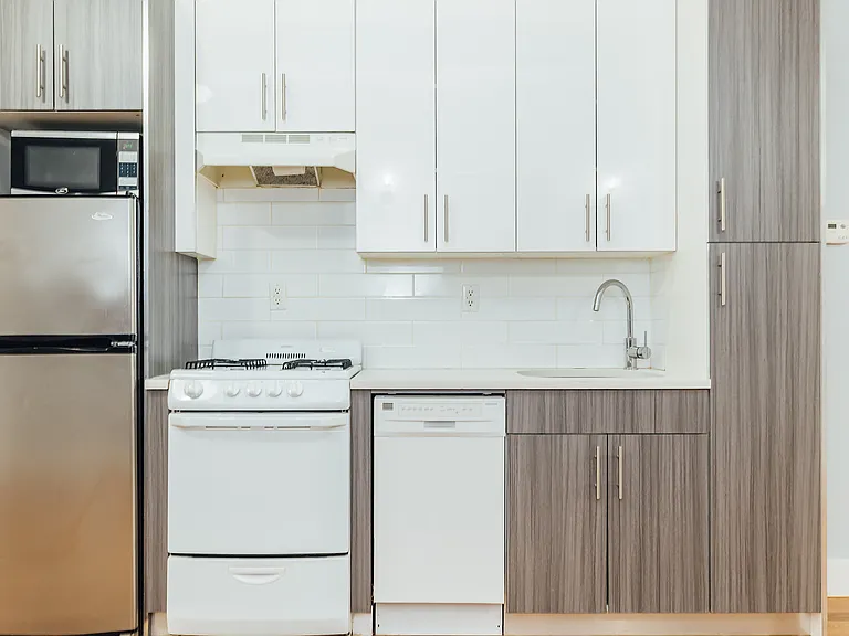 312 Bedford Ave #2 — Photo 2