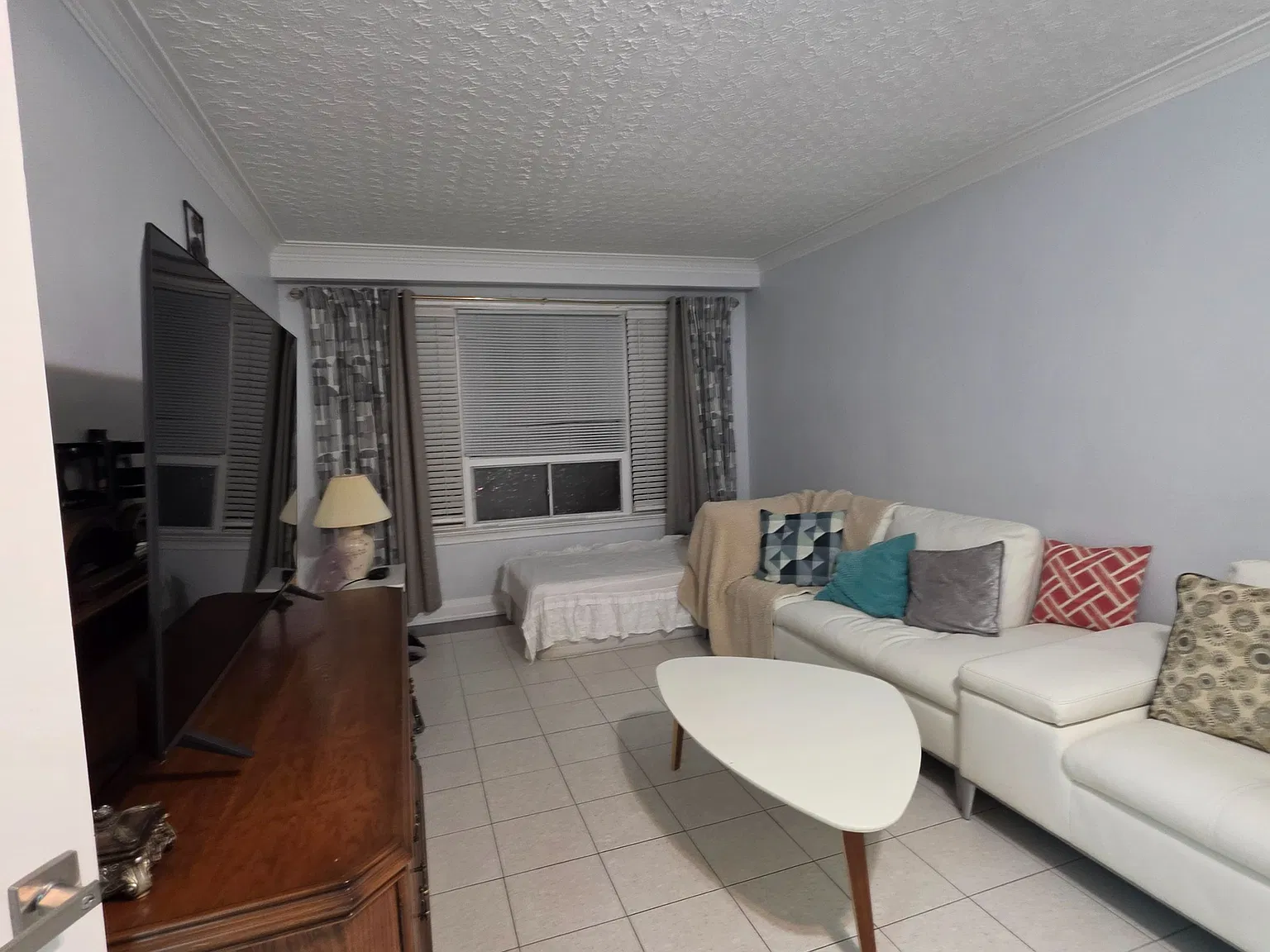 230 Bicknell Ave — Photo 4