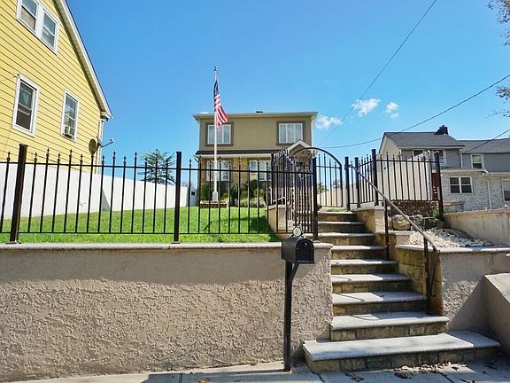 4th image of 39 Rockland Ave