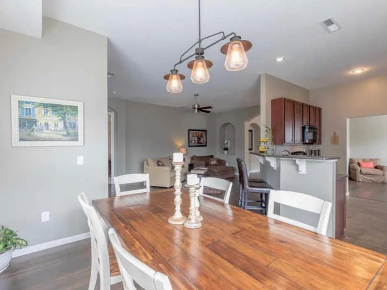 1425 Carylake Cir — Photo 9