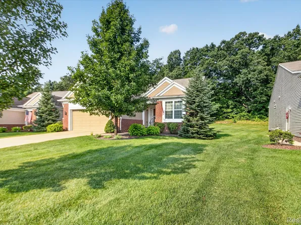 3578 Rainier Dr, Howell, MI 48843