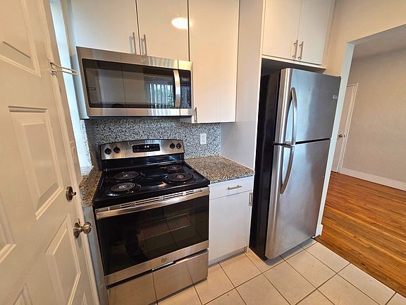 4th image of 701 NE 16th Ave #23