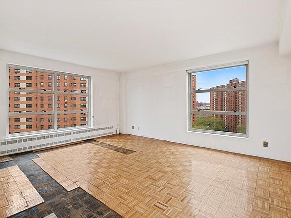 4th image of 80 La Salle St APT 9C