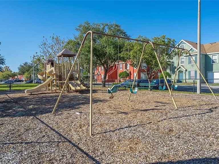 10554 White Lake Ct — Photo 12