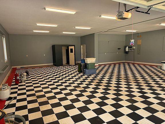 2nd image of 103 Caymen Ct