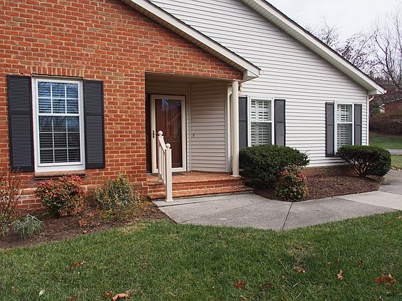 3rd image of 1008 Oak Pointe Ct