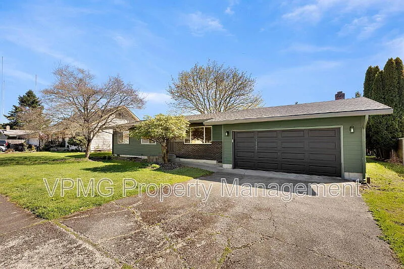 3 bed, 2.0 bath, 1384 sqft, $2,795 — Photo 3