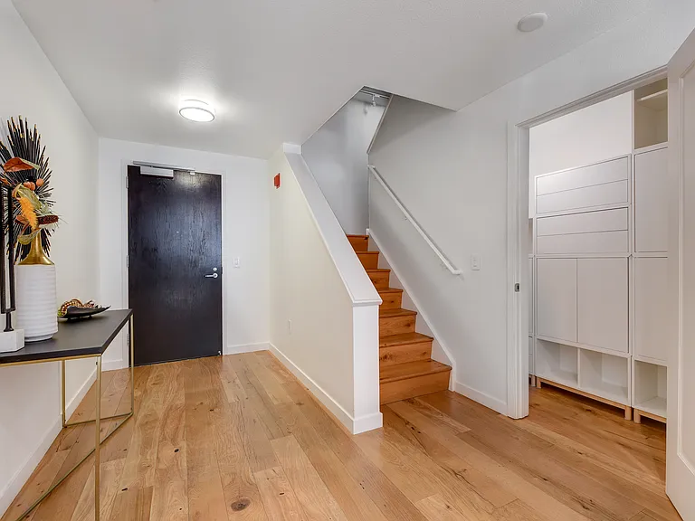 88 King St #110 — Photo 14