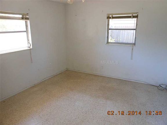 5th image of 915 41st Ave NE