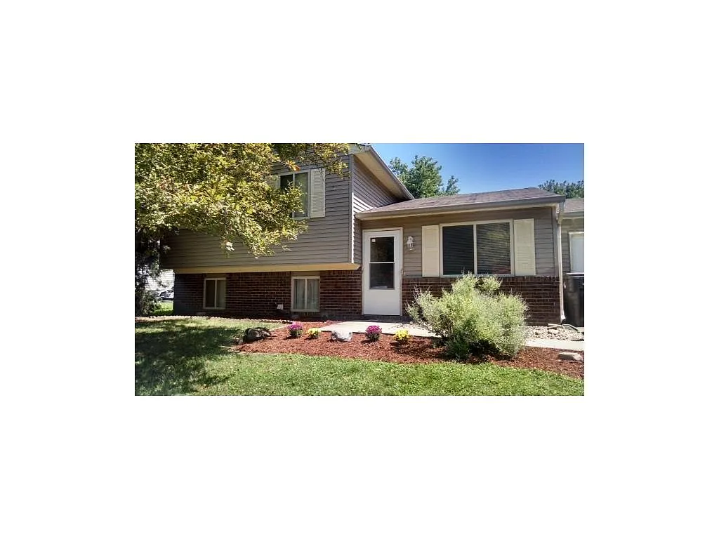 7735 Gordon Way photo 1