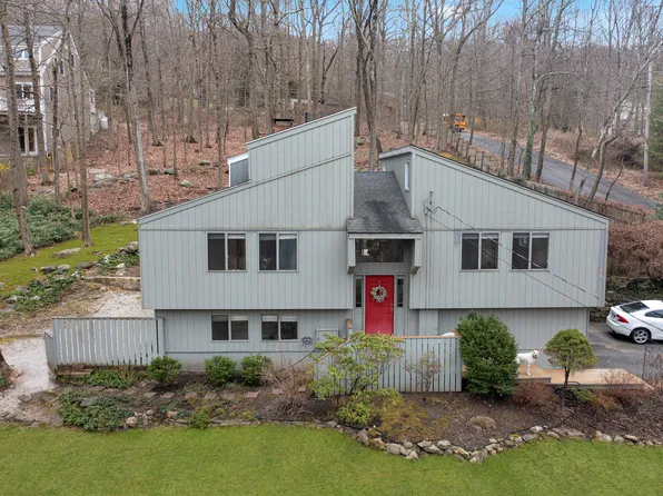 67 Mamanasco Road, Ridgefield, CT 06877