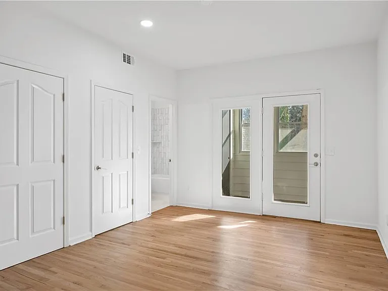 567 Winton Ter NE #D — Photo 9