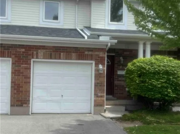151 Clairfields Dr E #4, Guelph, ON N1L 1P5