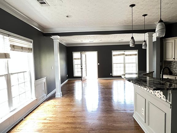 4th image of 4077 Beaver Oaks Dr