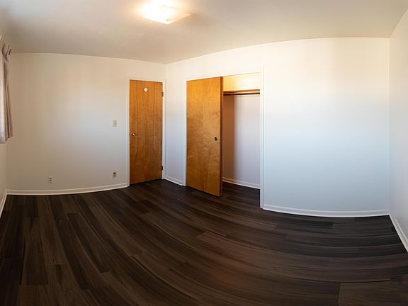 4th image of 1749 Oxford Dr #4