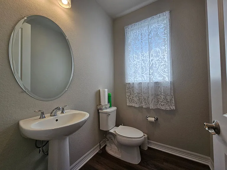 255 Rogers Ct — Photo 4