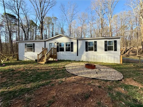 156 Twin Mountain Lake Cir, Talking Rock, GA 30175
