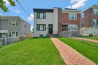3rd image of 341 Oglethorpe St NE