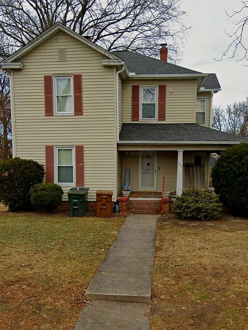 4 bedroom house less than a mile from UNCG — Photo 1
