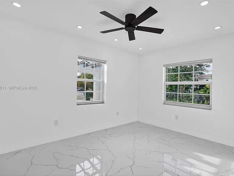 1920 SW 67th Ave — Photo 27