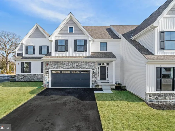 202 Leahy Dr, Newark, DE 19711