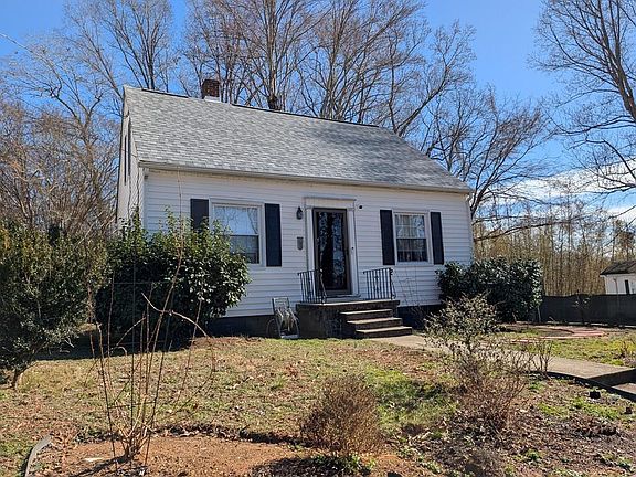 2nd image of 605 Cedar Ave
