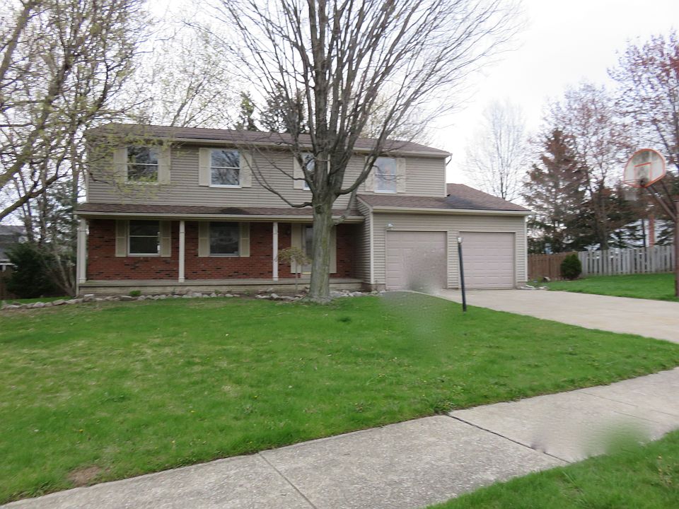 1st image of 950 Red Oak Cir