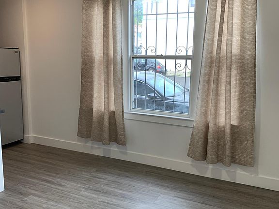 4th image of 36 Lakeview Ave