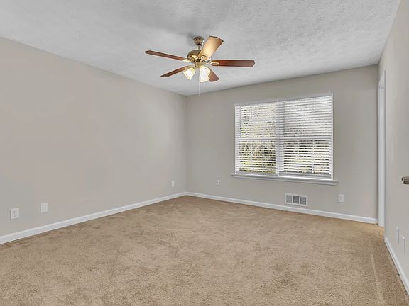 5th image of 910 S Indian Creek Dr