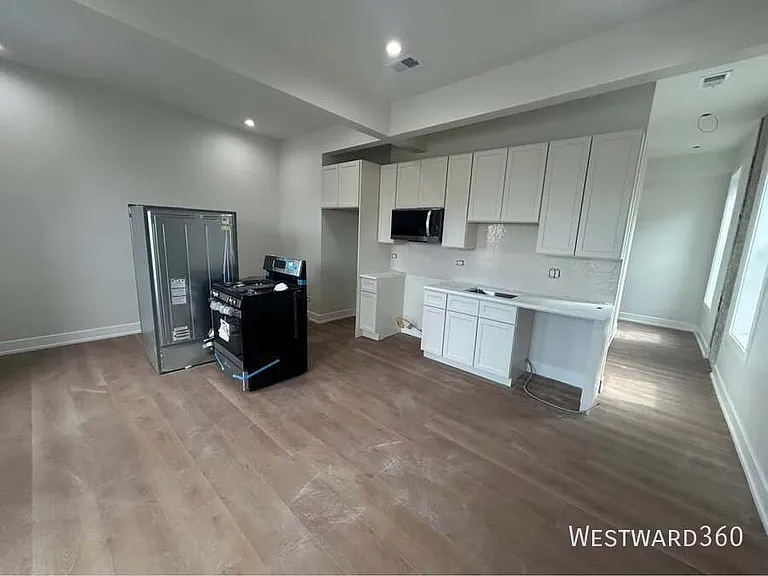 805 W Weed St #3W — Photo 4