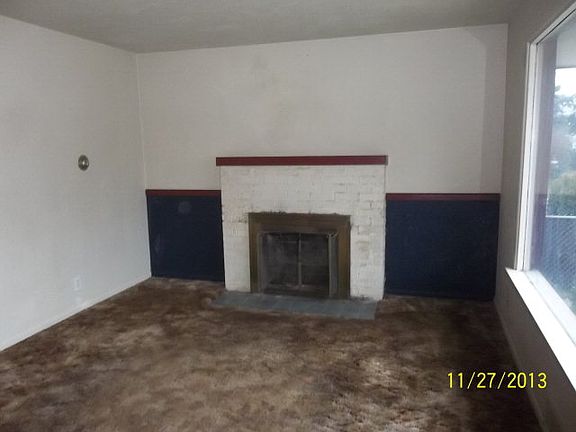 3rd image of 1630 Evergreen St
