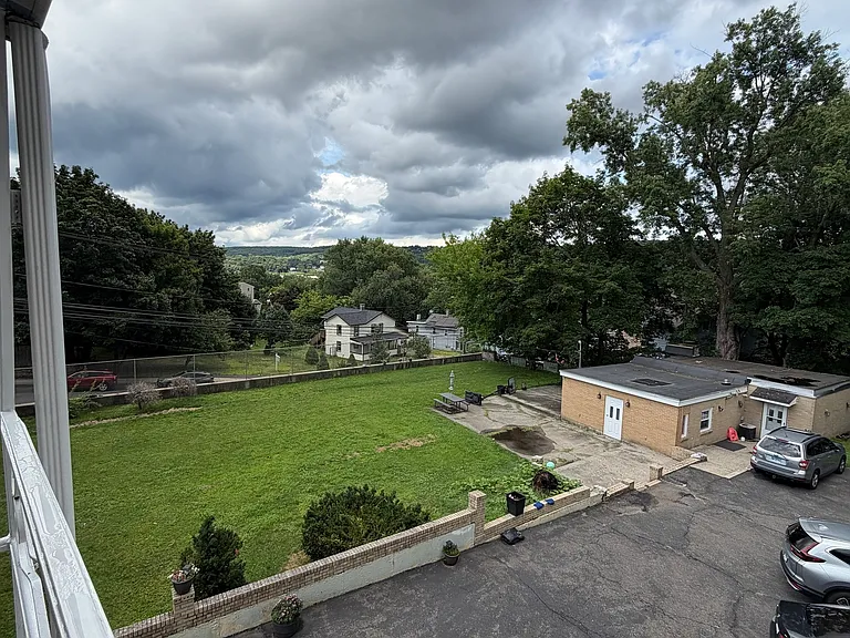 125 Atwater Ave — Photo 5