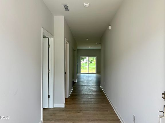 4th image of 15 Buckthorn Dr