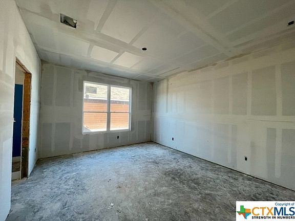 5th image of 1553 Dryden Ave