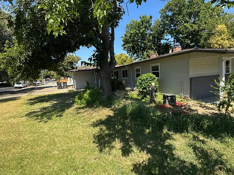 601 Russell Blvd — Photo 2